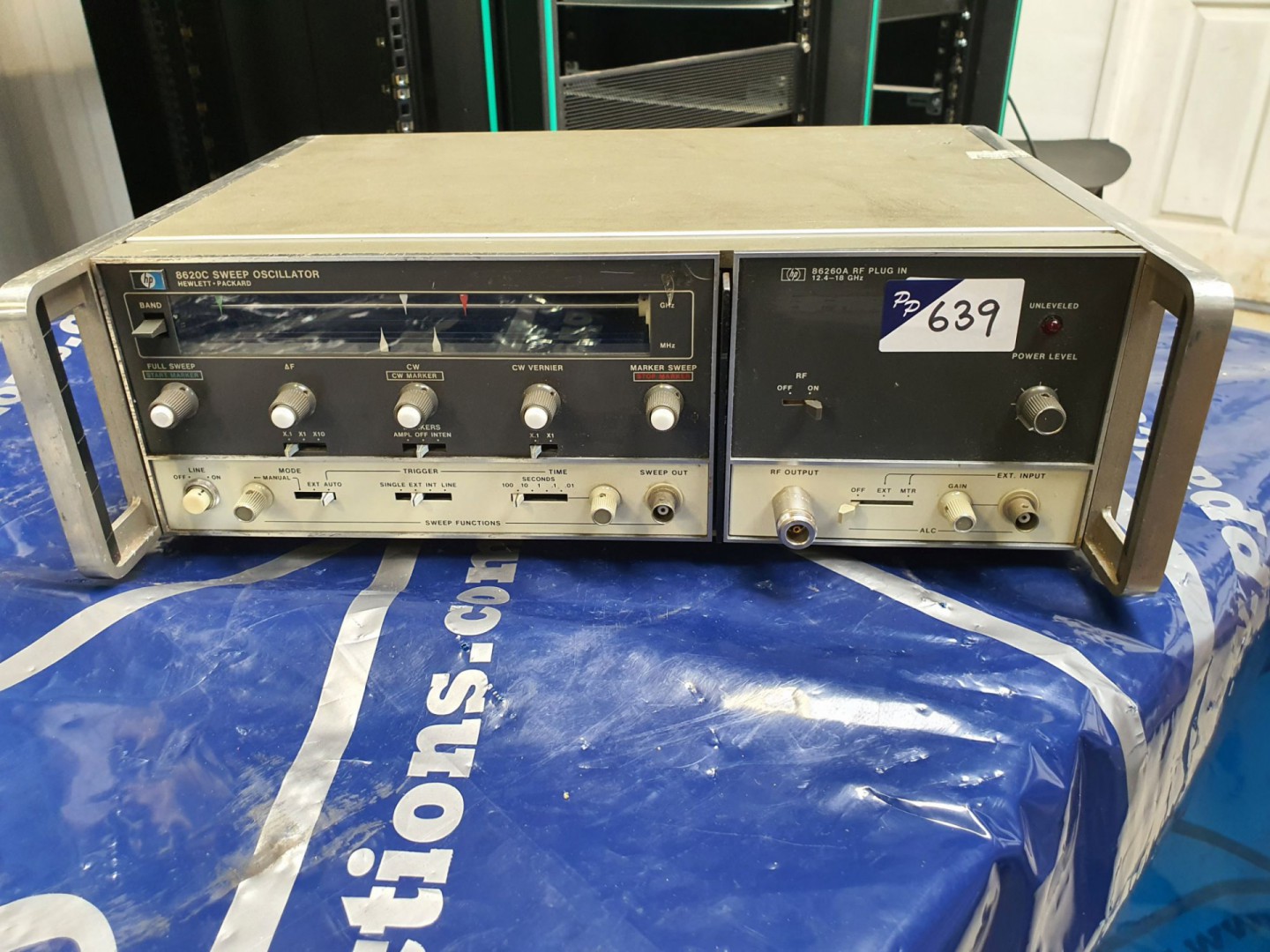 HP 8620C with 86260A 12.4-18GHz sweep oscillator (...