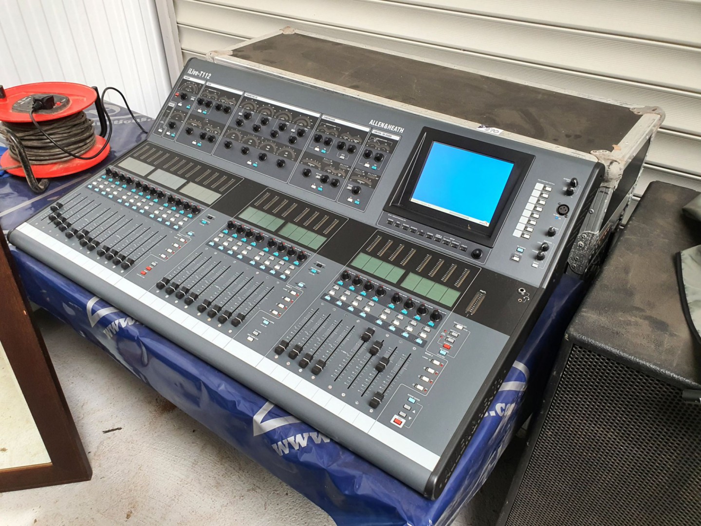 Allen & Heath i-live-T112 surface mixing console i...