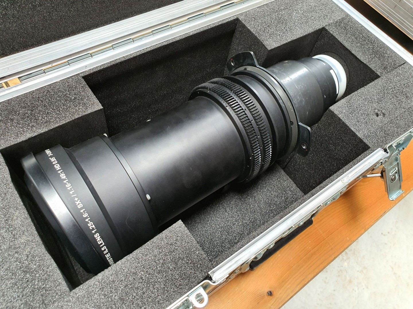 Christie ILS Lens, 1.25-1.6:1 SX+ / 1.16-1.49:1 HD...