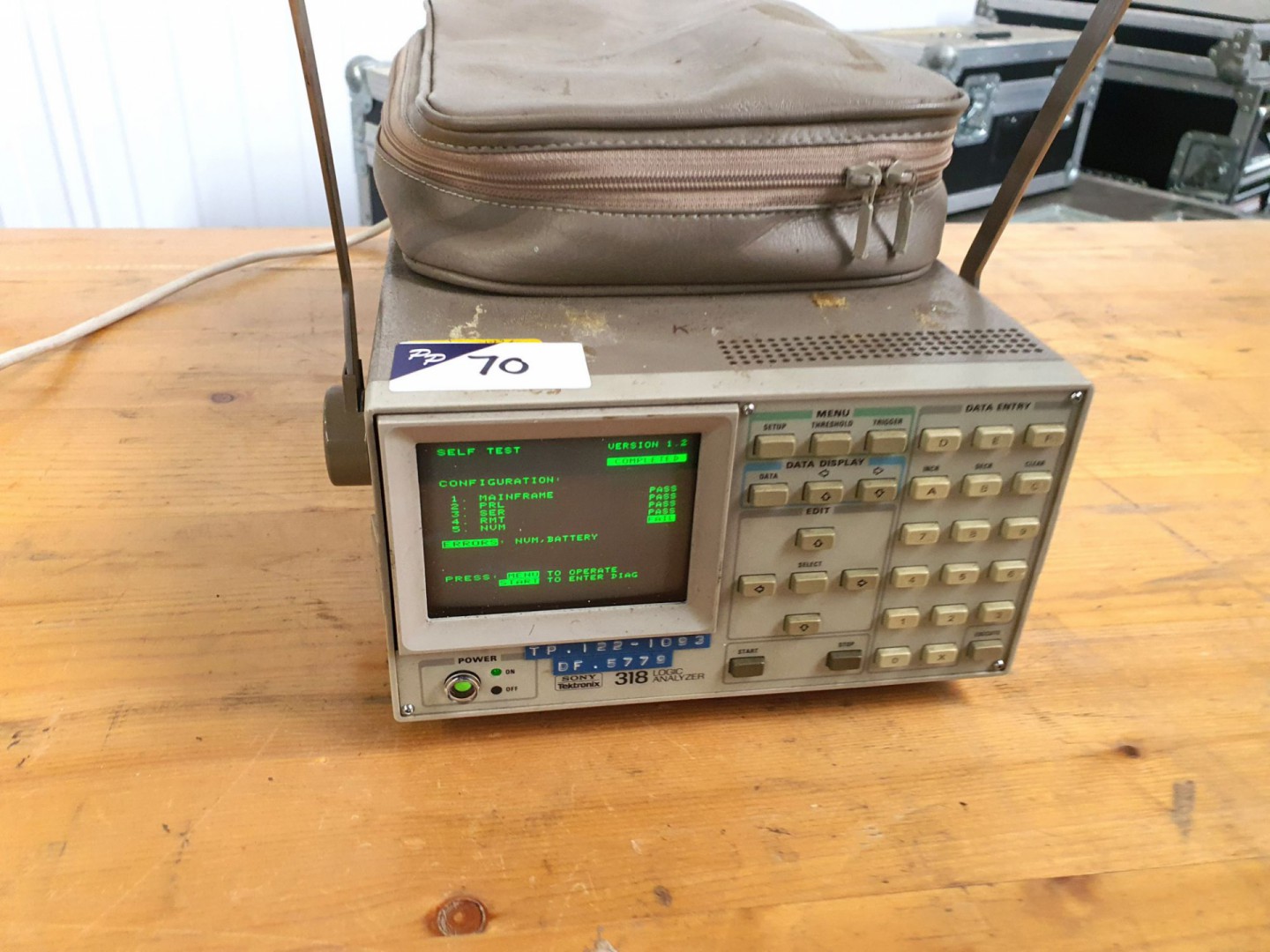 Tektronix / Sony 318 logic analyser, option 01 wit...
