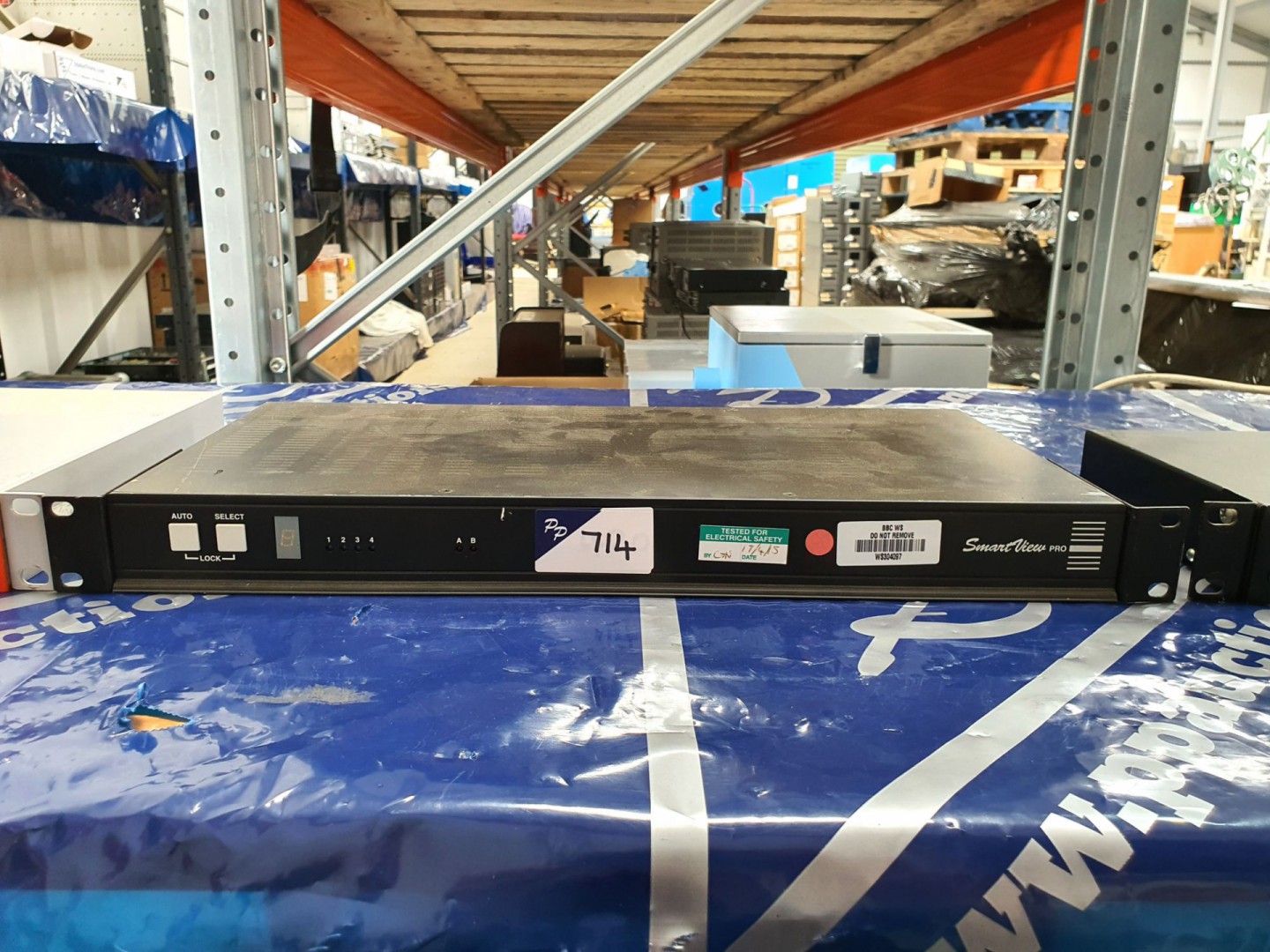 SmartView Pro KVM switch - lot located at: PP Sale...