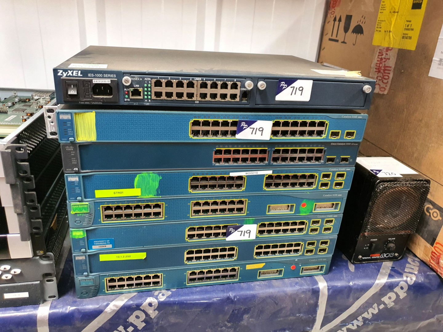 Qty various Cisco, Xyzel network switches - lot lo...