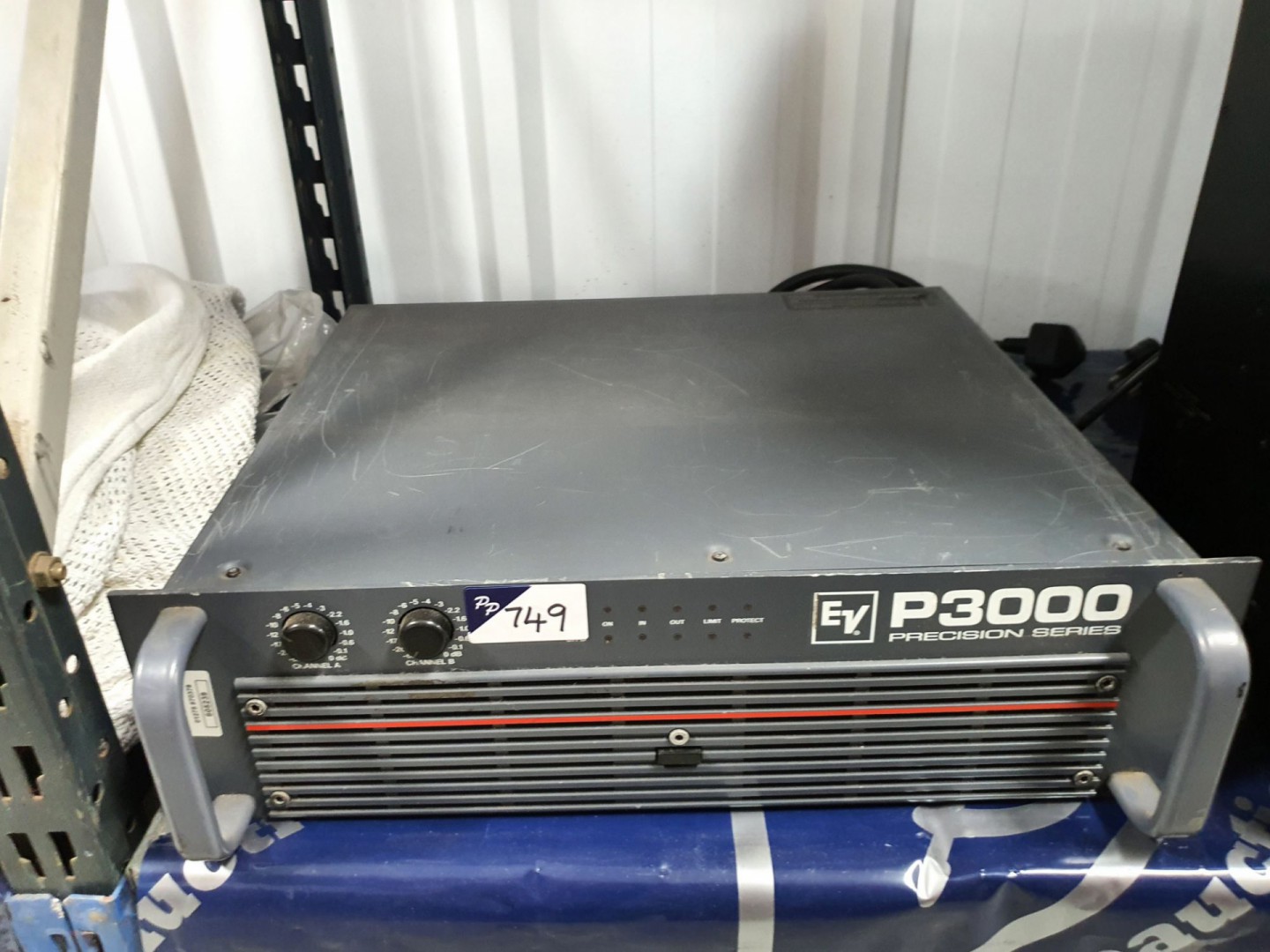 EV P3000 precision series amplifier - lot located...