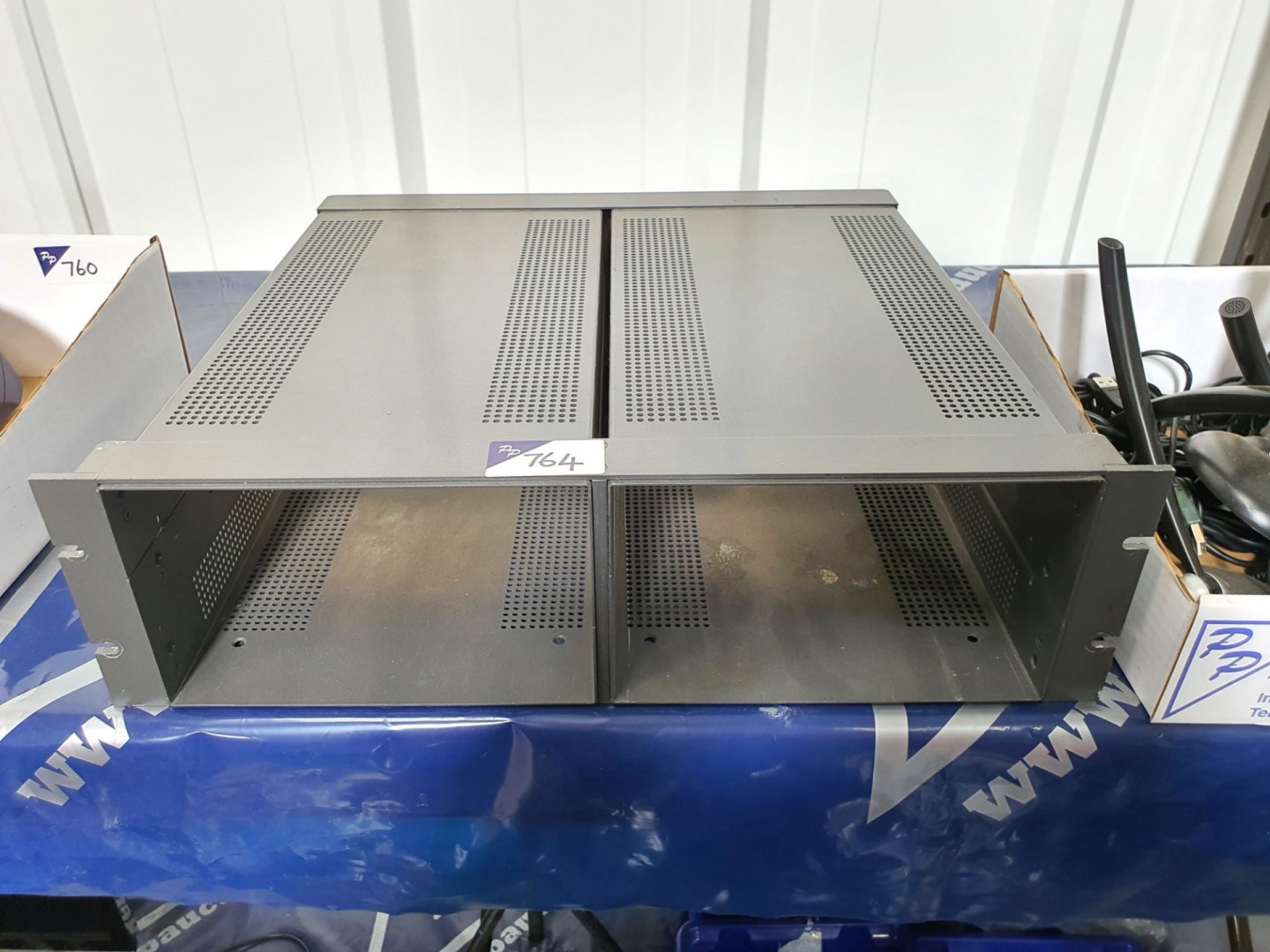 Twin component rack - lot located at: PP Saleroom,...
