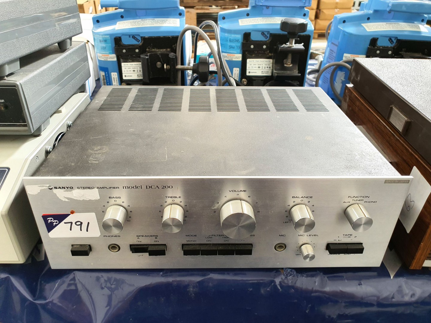 Sanyo DCA200 stereo amplifier - lot located at: PP...