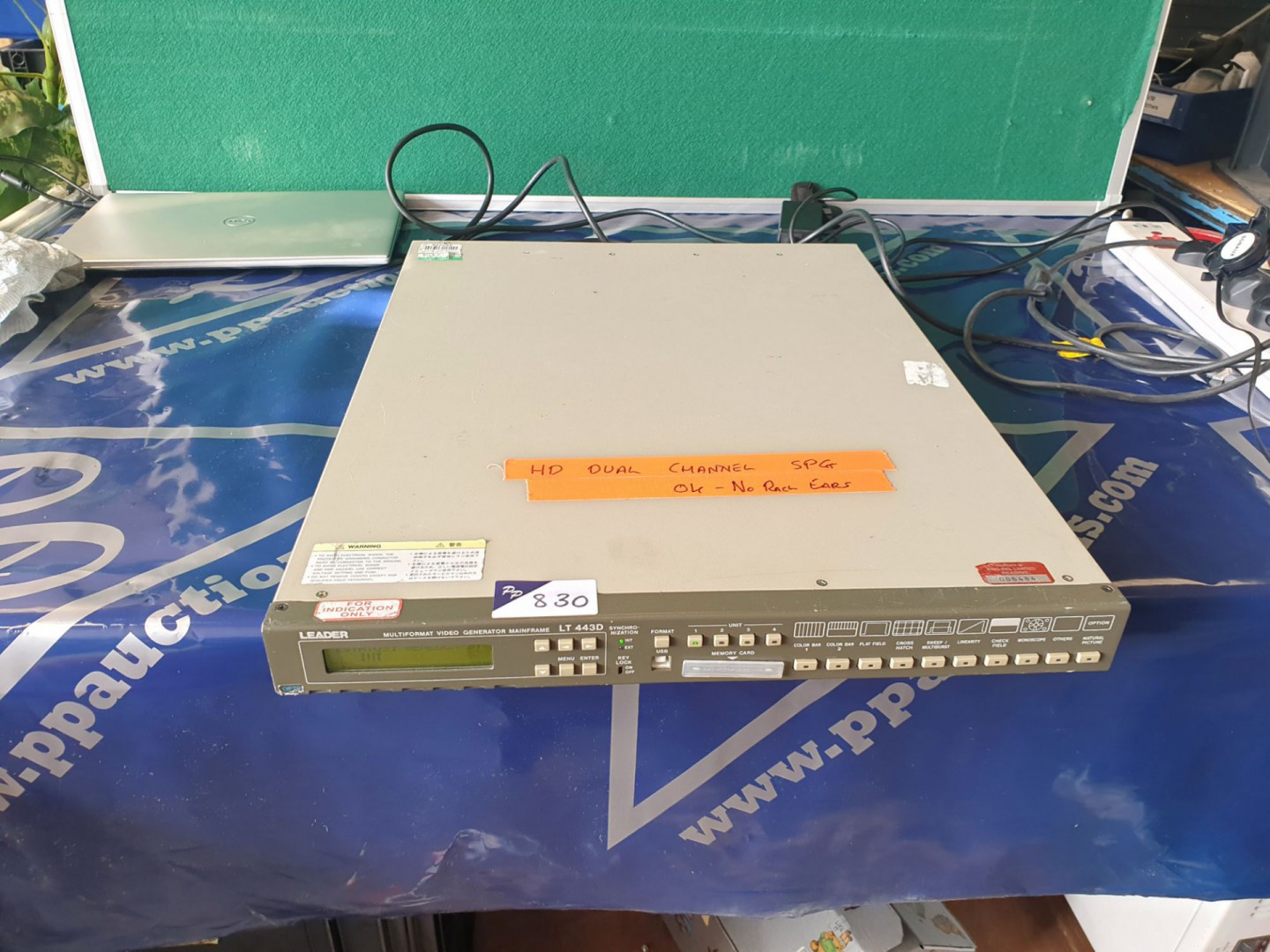 Leader LT443D multi format video generator mainfra...