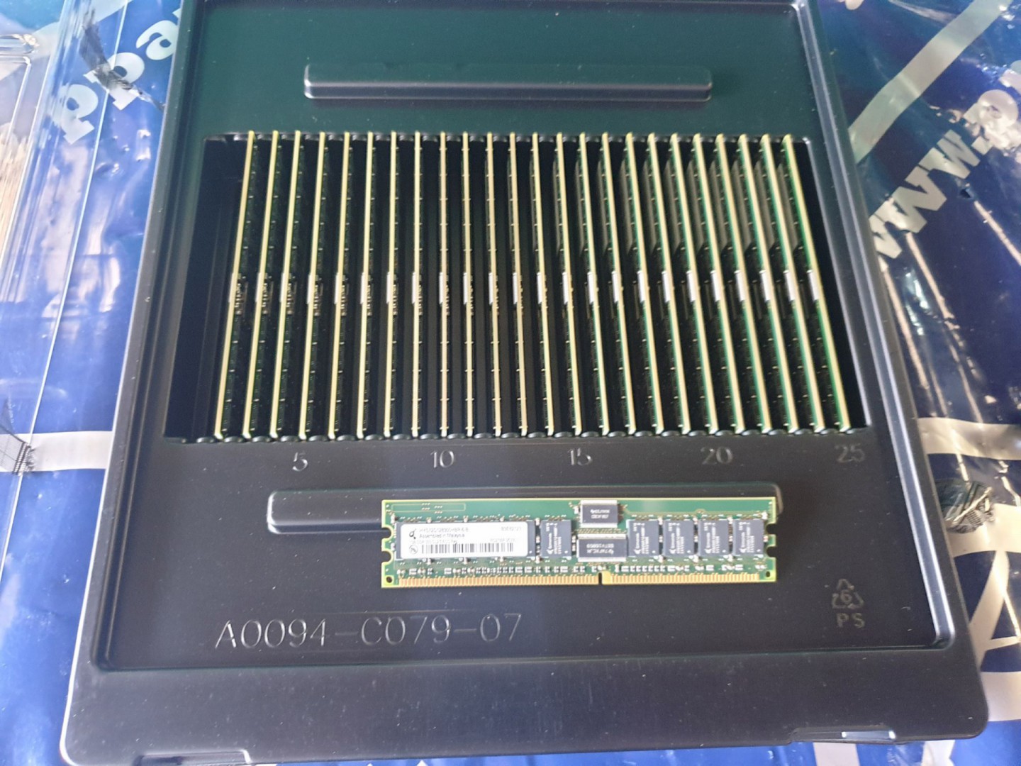 25x Snell Kahuna HYS72D128300HBR-6-B 1GB memory mo...