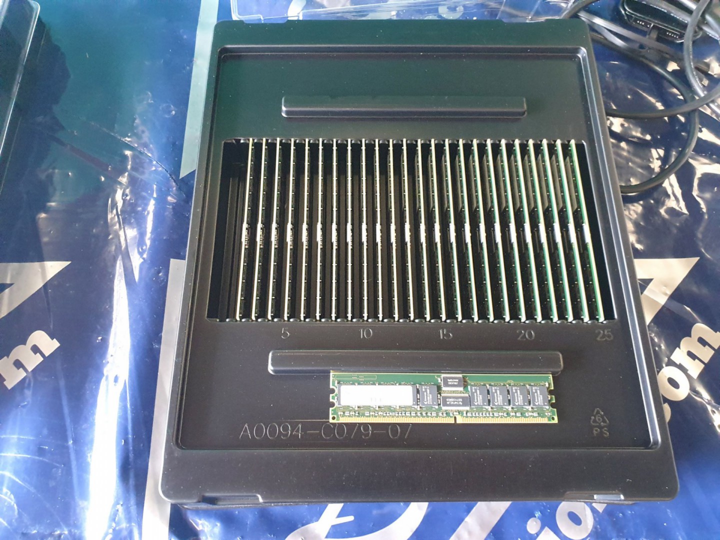 25x Snell Kahuna HYS72D128300HBR-6-B 1GB memory mo...