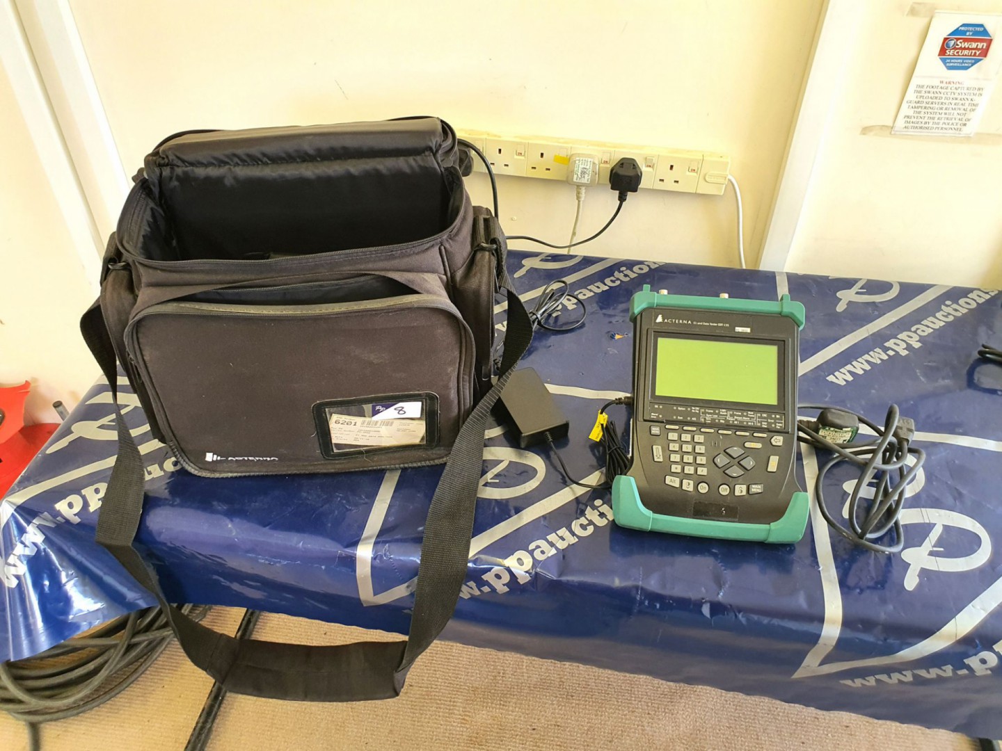Acterna EDT-135 E1 and data tester with PSU in car...