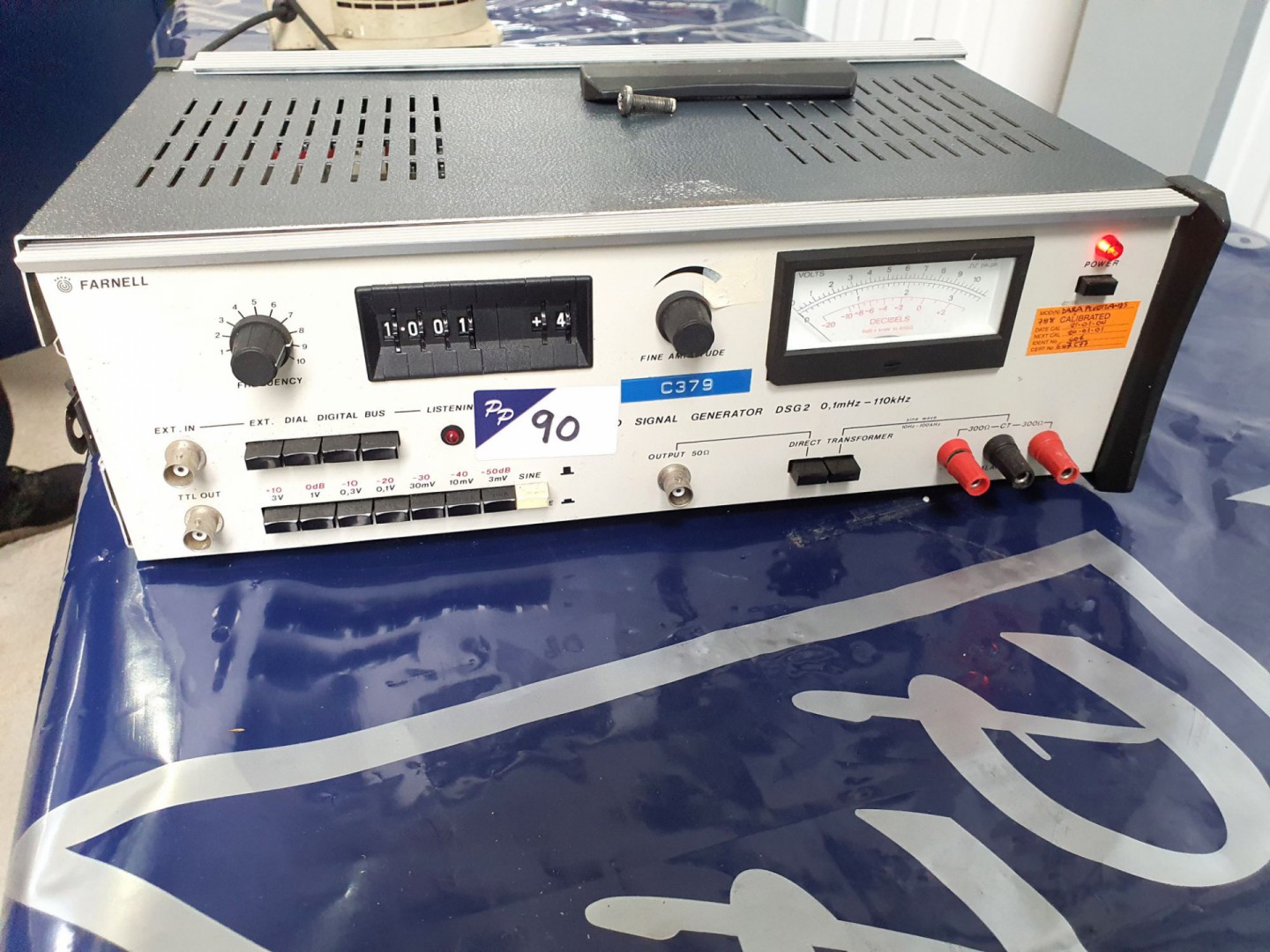 Farnell DSG2 synthesized signal generator, 0.1 mil...