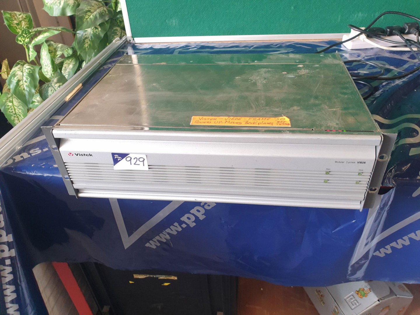 Vistek V1606 modular system frame with plug in car...