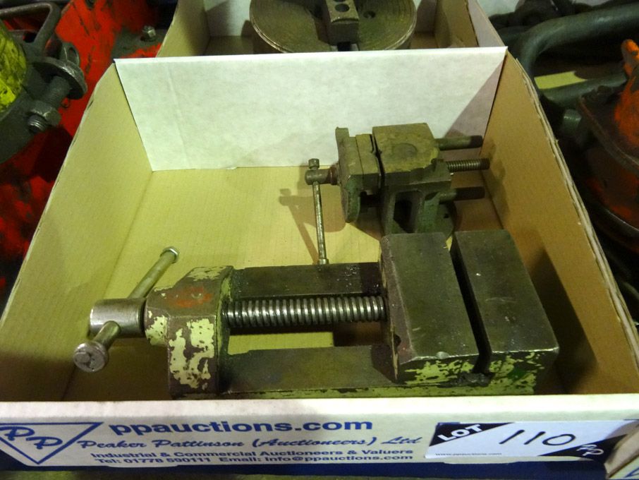 2x machine vices, 90mm & 50mm - Lot Located at: Au...