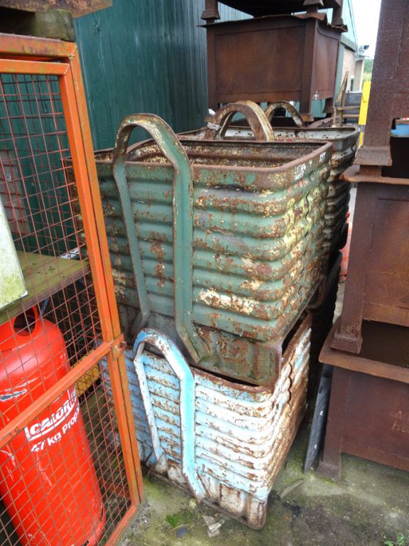 4x metal slingable solid sided stillages, 1000x650...