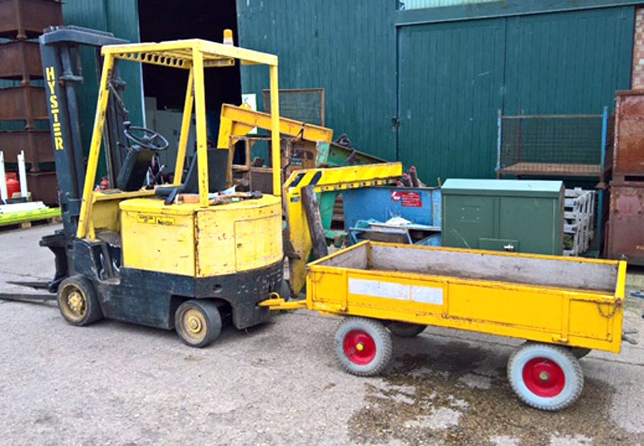 Heavy duty front steer 6ft x 3ft approx towable tr...