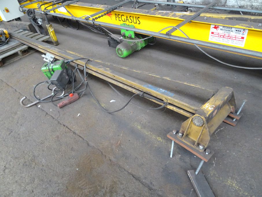 125kg girder mounted swing jib, 3900mm span with S...