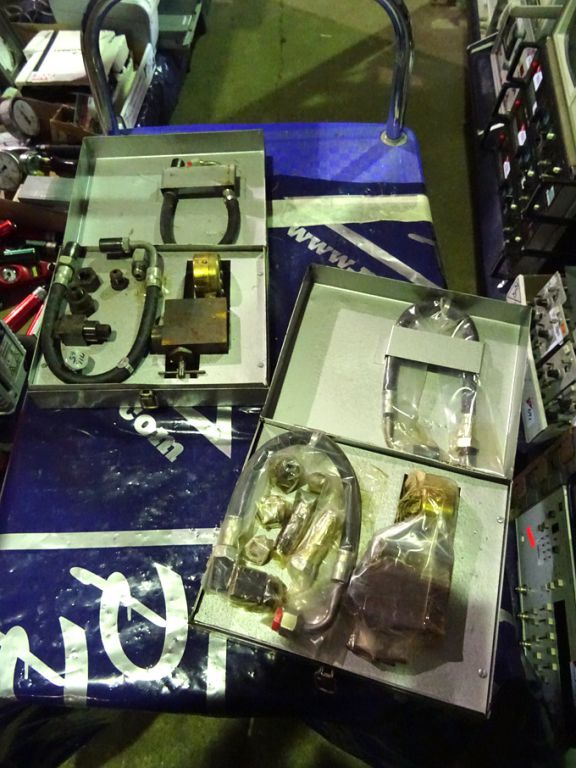2x Kent-Moore VR2062A hydraulic test sets - Lot Lo...