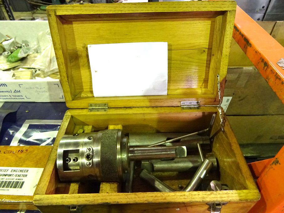 Universal MU491 boring head in wooden case - Lot L...