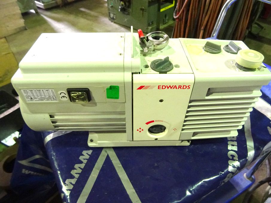 Edwards RV8 rotary vacuum pump, A655-01-903 - Lot...
