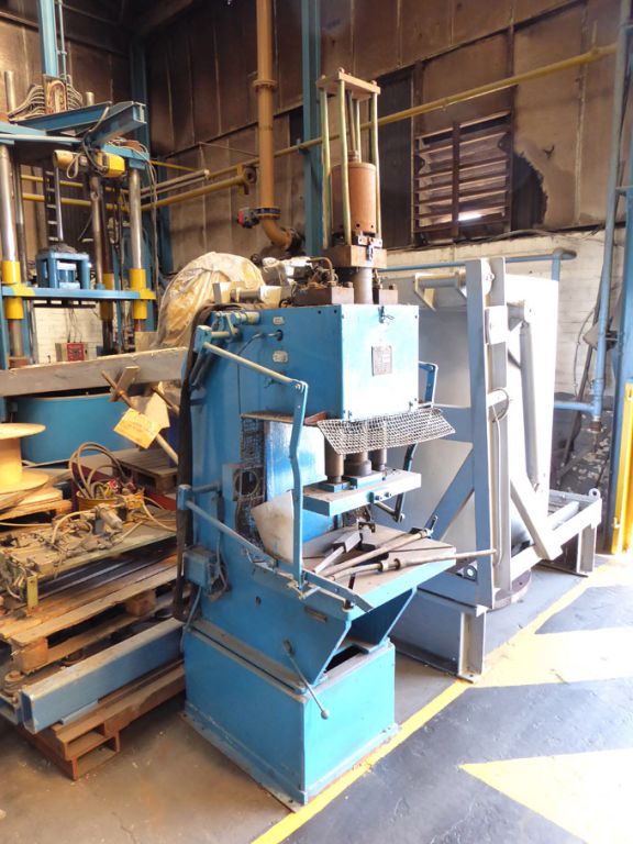 Hare 15NS 15 tonne hydraulic press, 24x18" bed - l...
