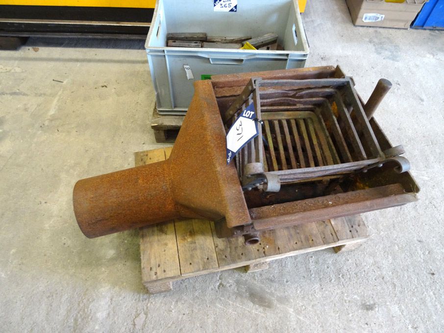 Metal fire place, 520x570mm approx - Lot Located a...