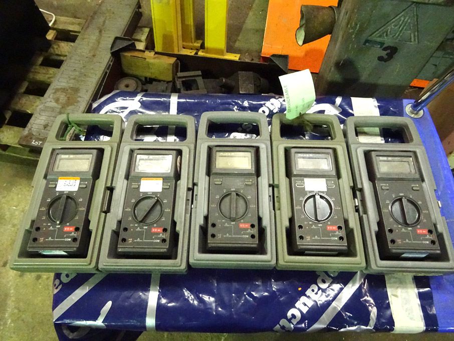 5x Fluke 25 multimeters in carry cases - Lot Locat...