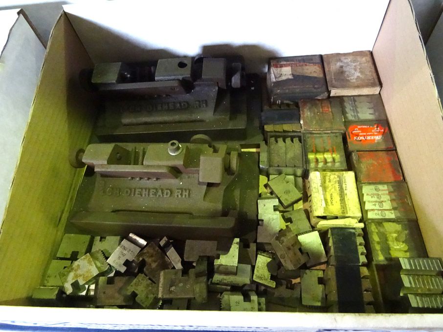 2x die head holders, Qty various die heads etc - L...
