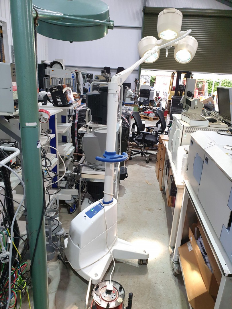 Brandon Medical GU30DM mobile theatre operating li...