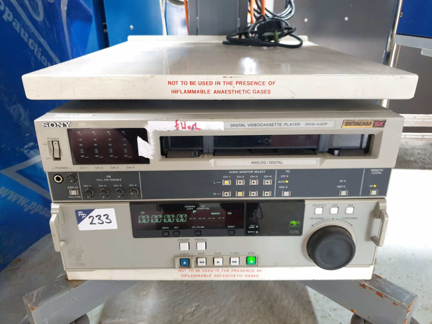 Sony DNW-A30P digital video cassette player - Lot...