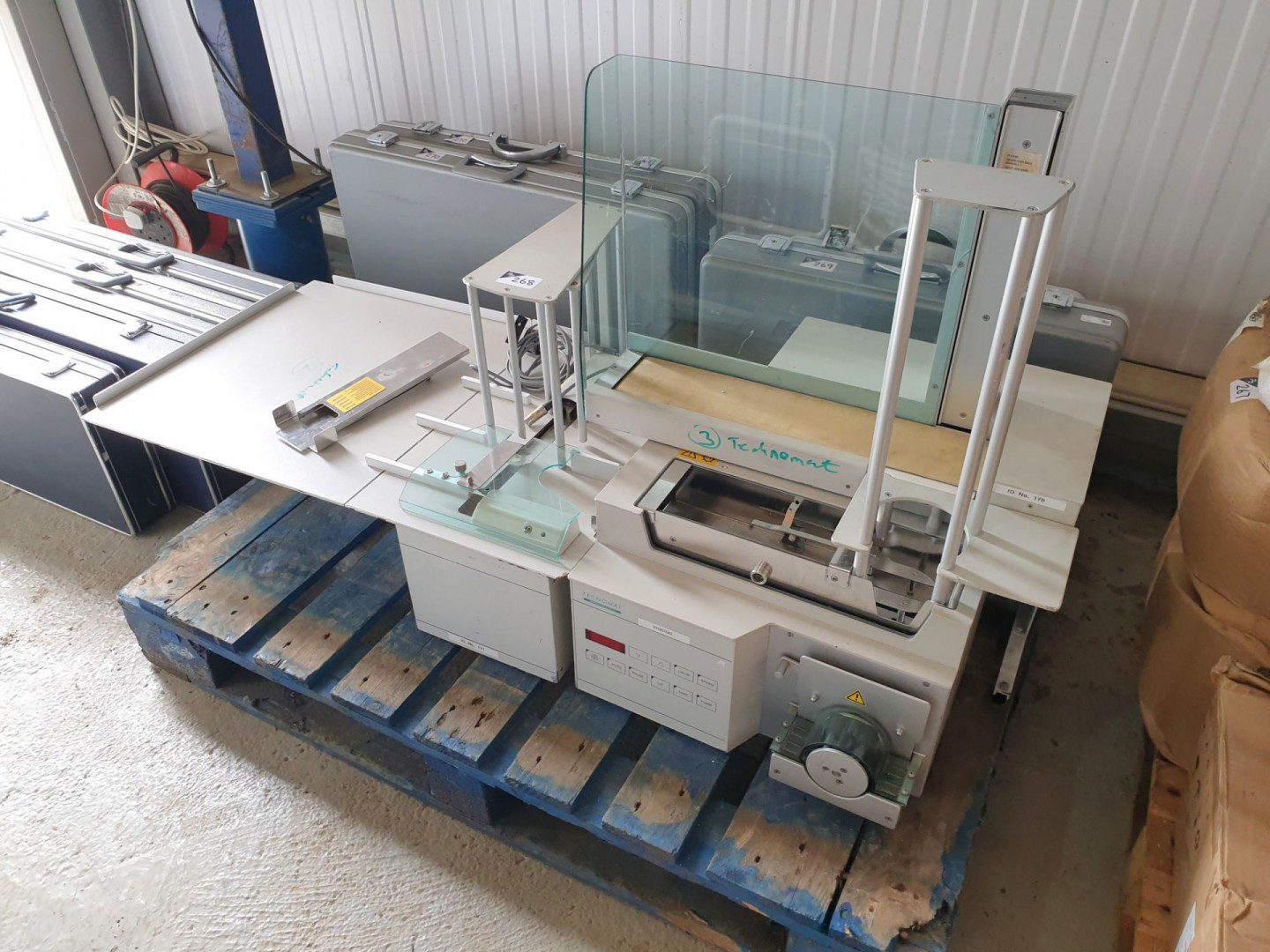 Technomat Integra Biosciences inc: feeder, stacker...