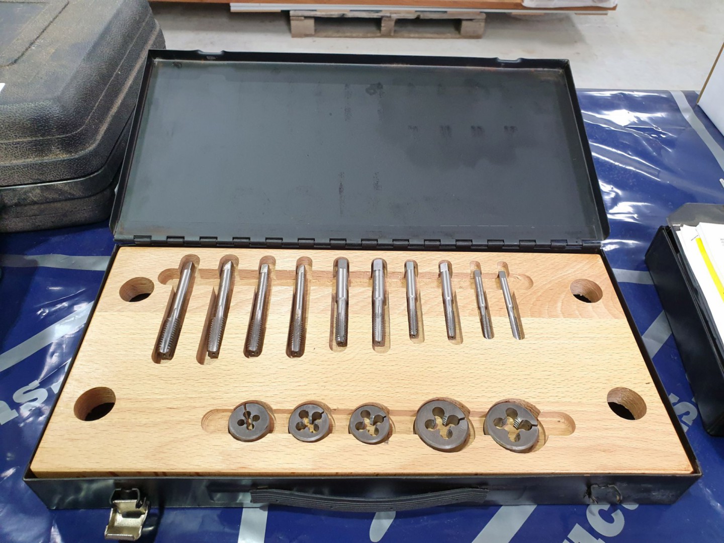 2x various tap & die sets in 2 cases - Lot Located...