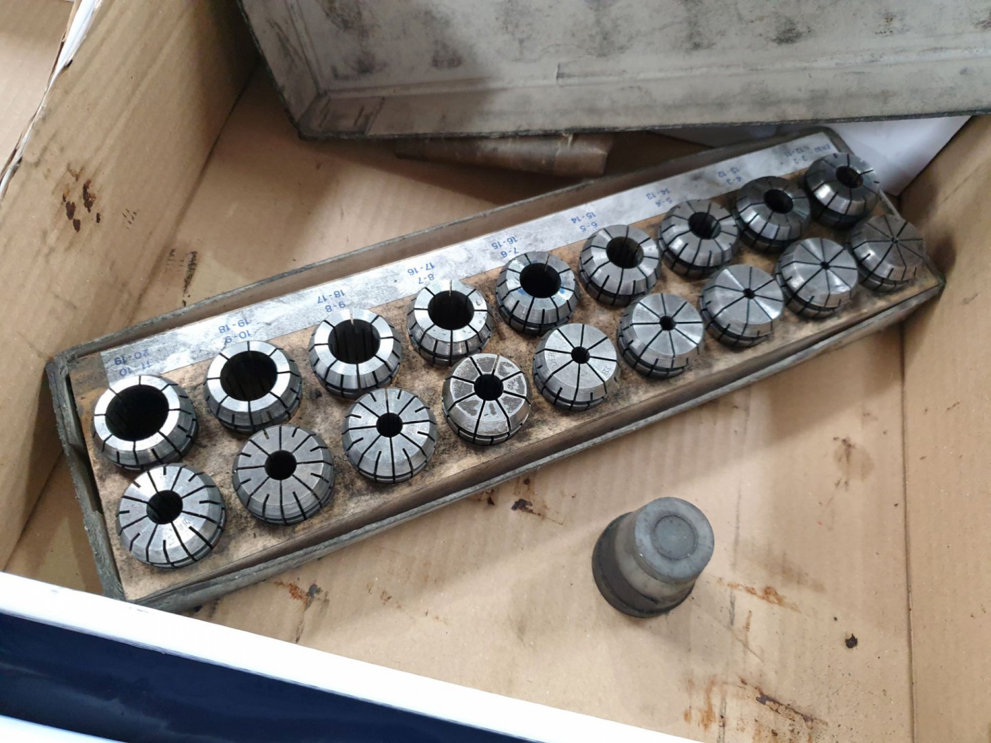 ER32 collet set - Lot Located at: PP Saleroom, Aun...