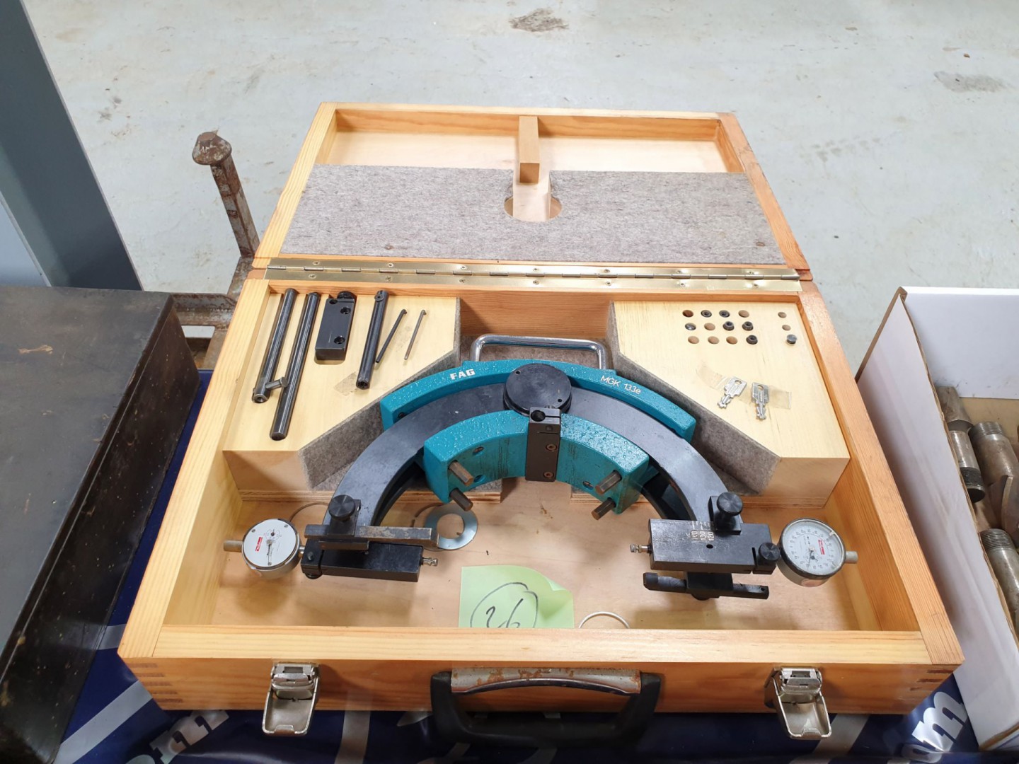 FAG MGK 133e measuring gauge in wooden box - Lot L...