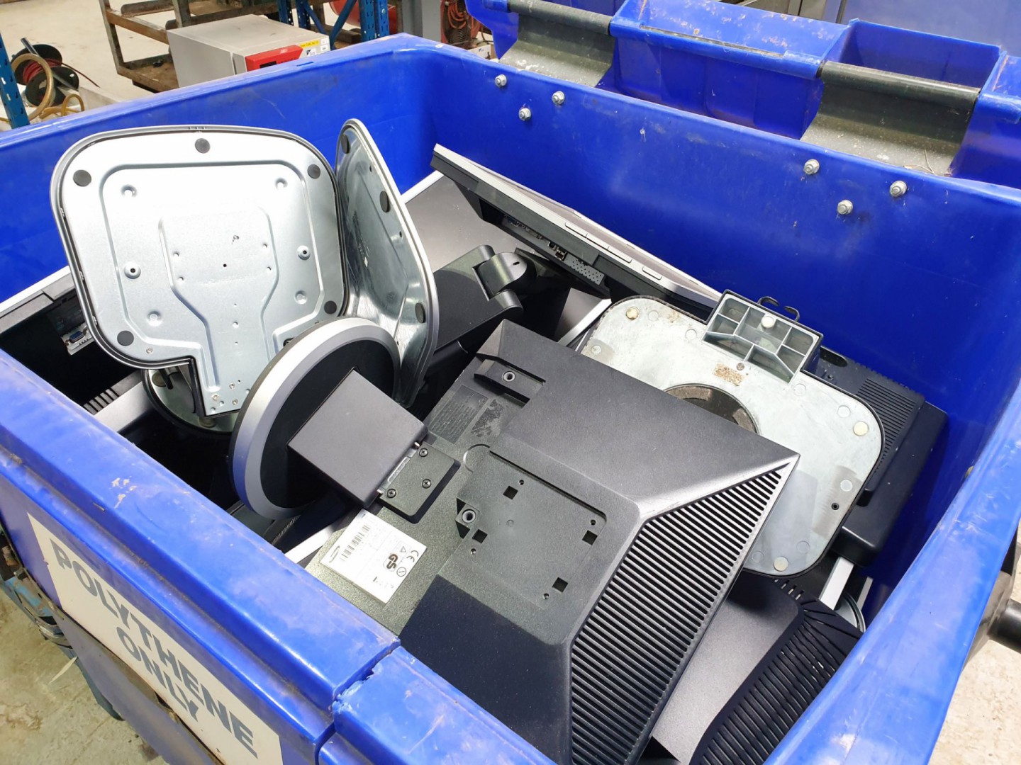 Large Qty various monitors inc: LG, Samsung, HP, D...