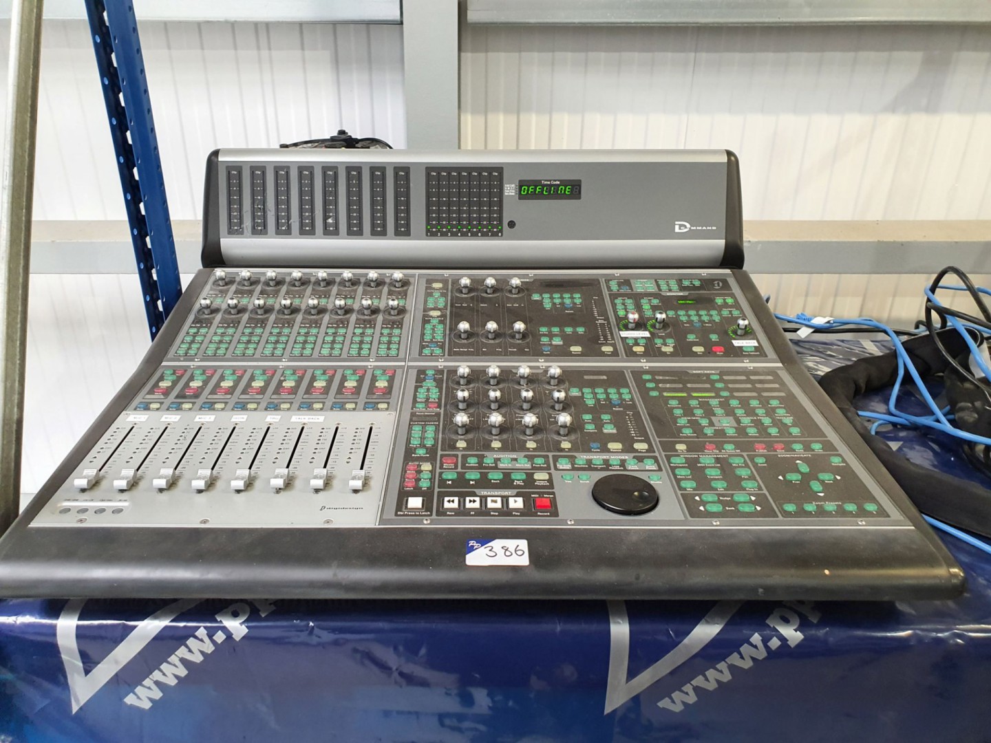 DigiDesign D-Command mixing console, 8 faders, PSU...