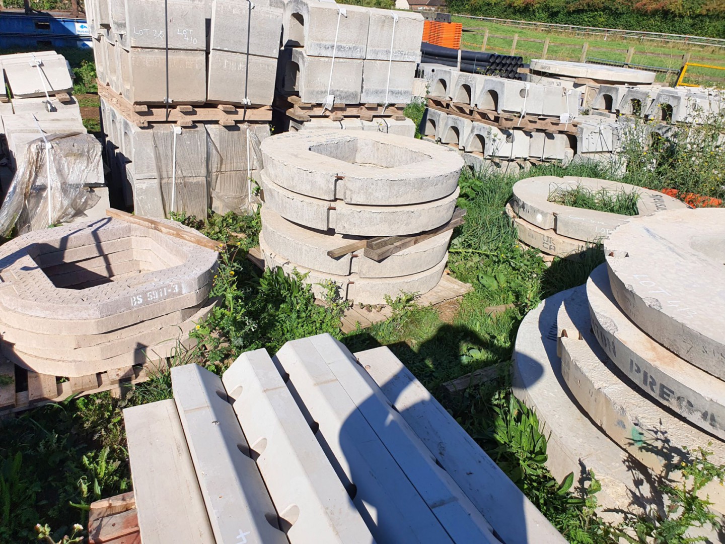 5x concrete drainage biscuits / ring lids, 600x600...