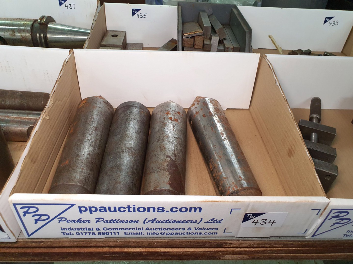 4x 6MT centres - Lot Located at: PP Saleroom, Aunb...