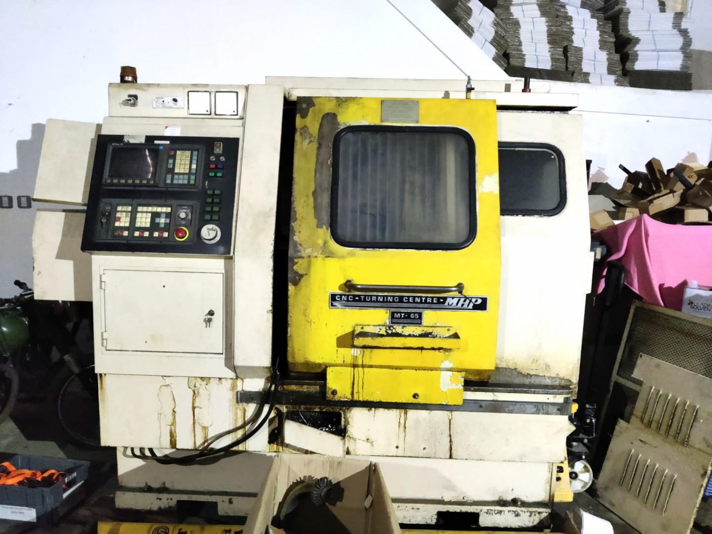 MHP MT65 CNC bed lathe, GE Fanuc OT control, 12 st...