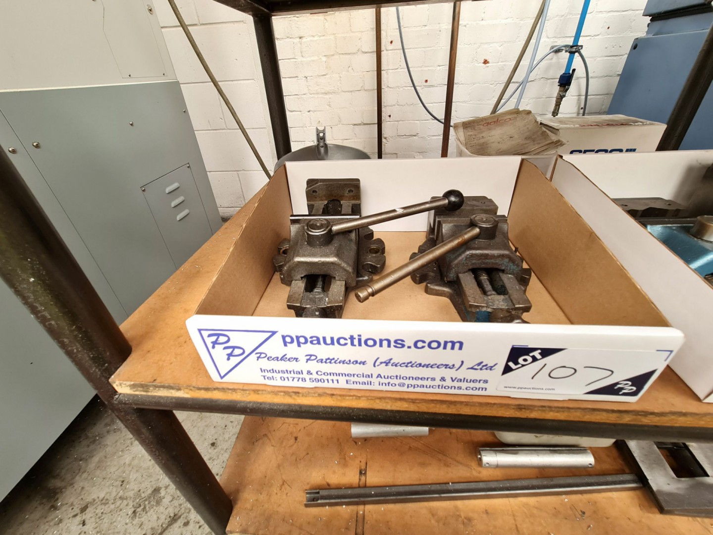 2x 80mm wide machine vices
