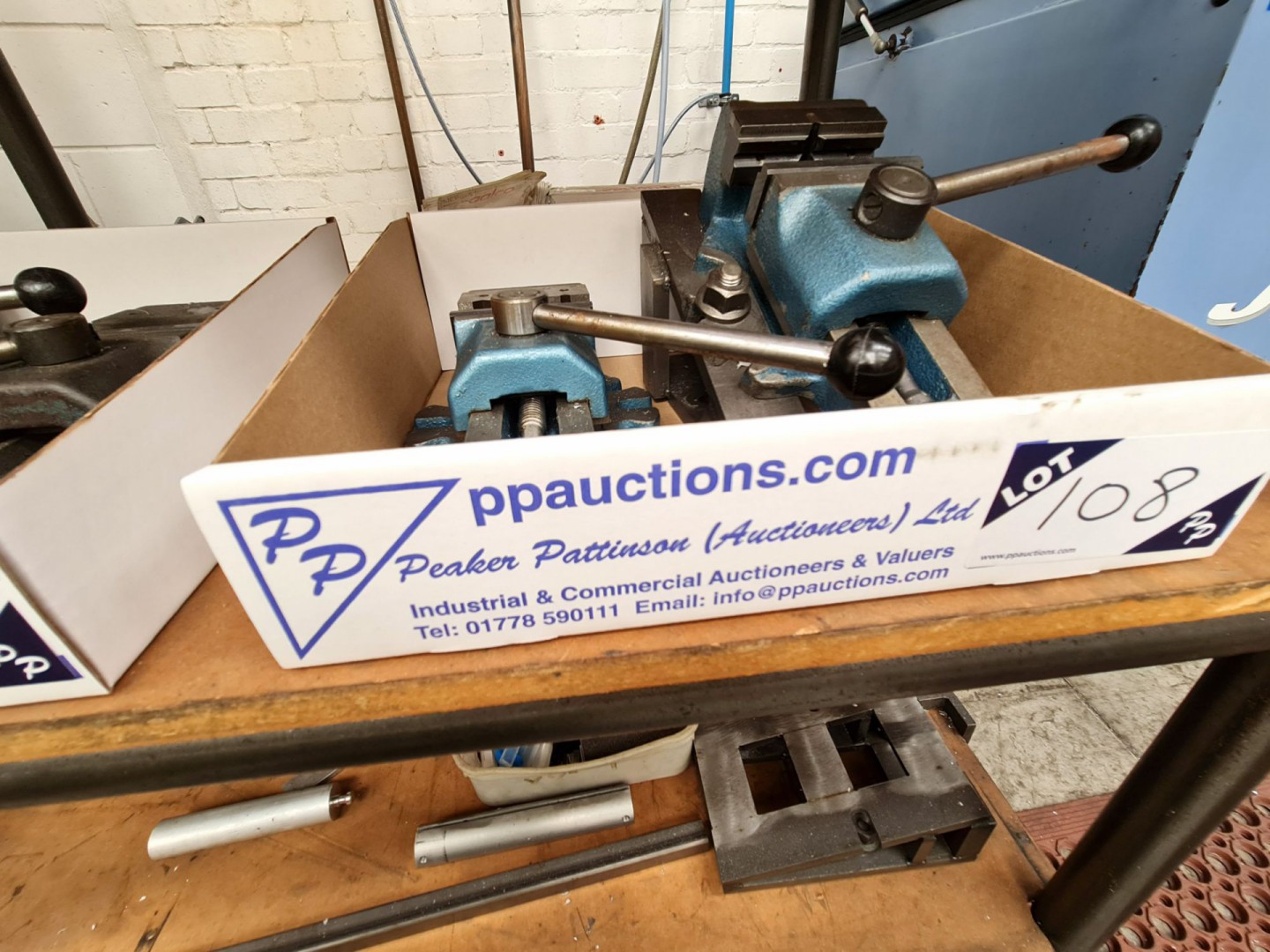 2x 80mm wide machine vices