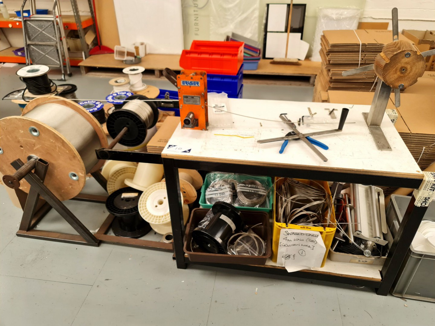 Wire handling setup inc: decoiler, Eraser model WM...