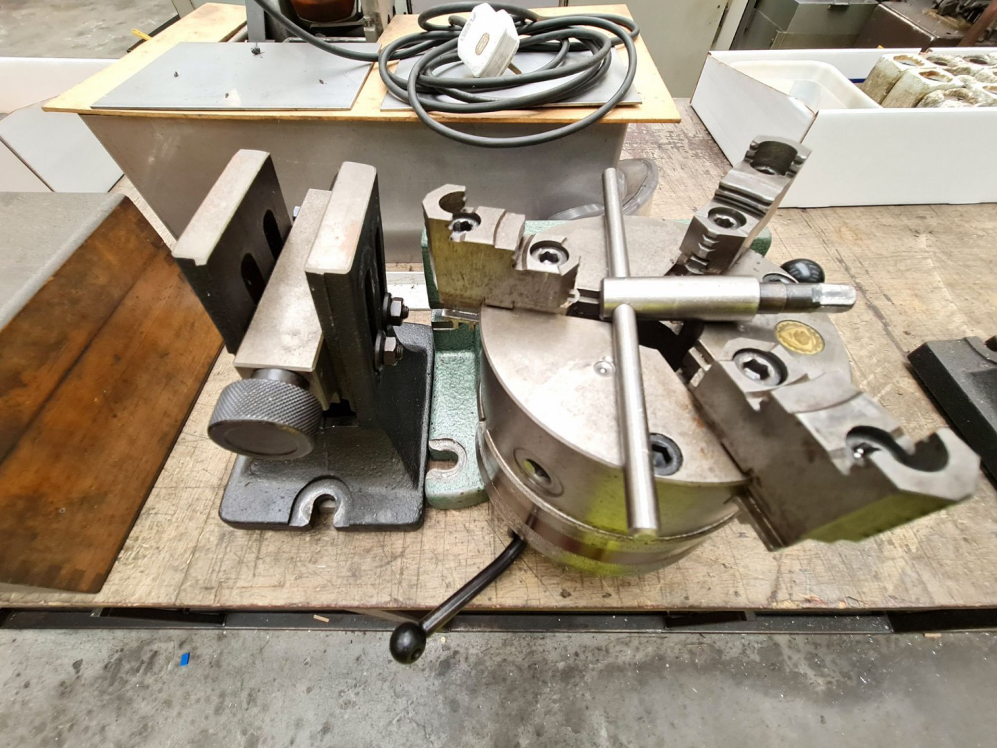 Bison rotary 160mm 3 jaw chuck with tail stock