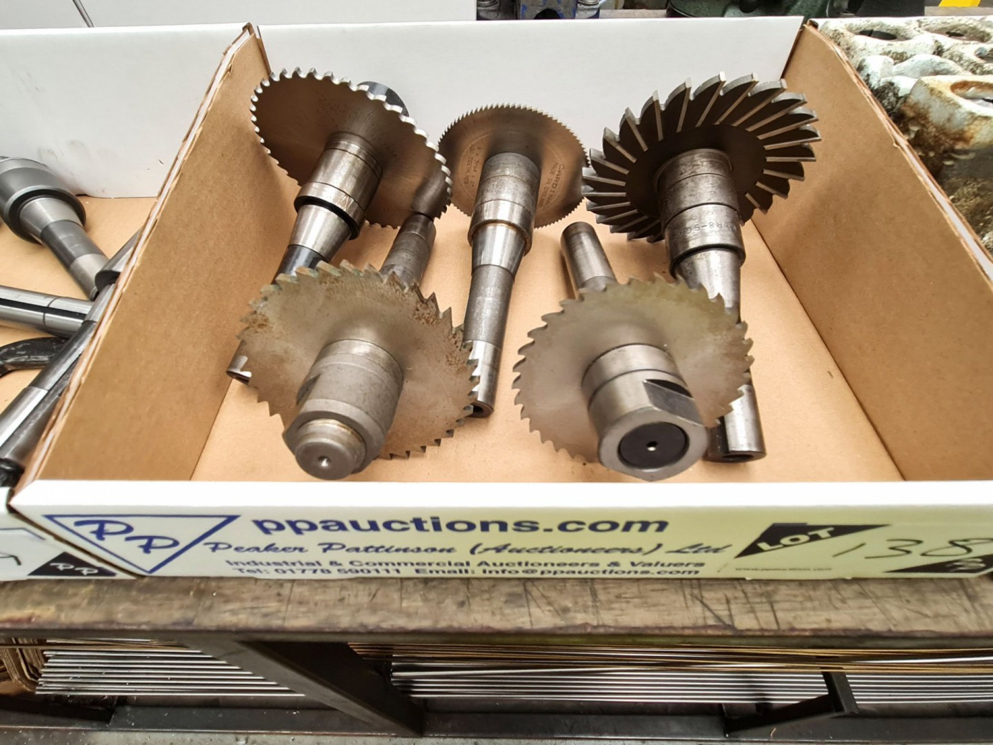 Milling cutters on R8 Bridgeport tool holders