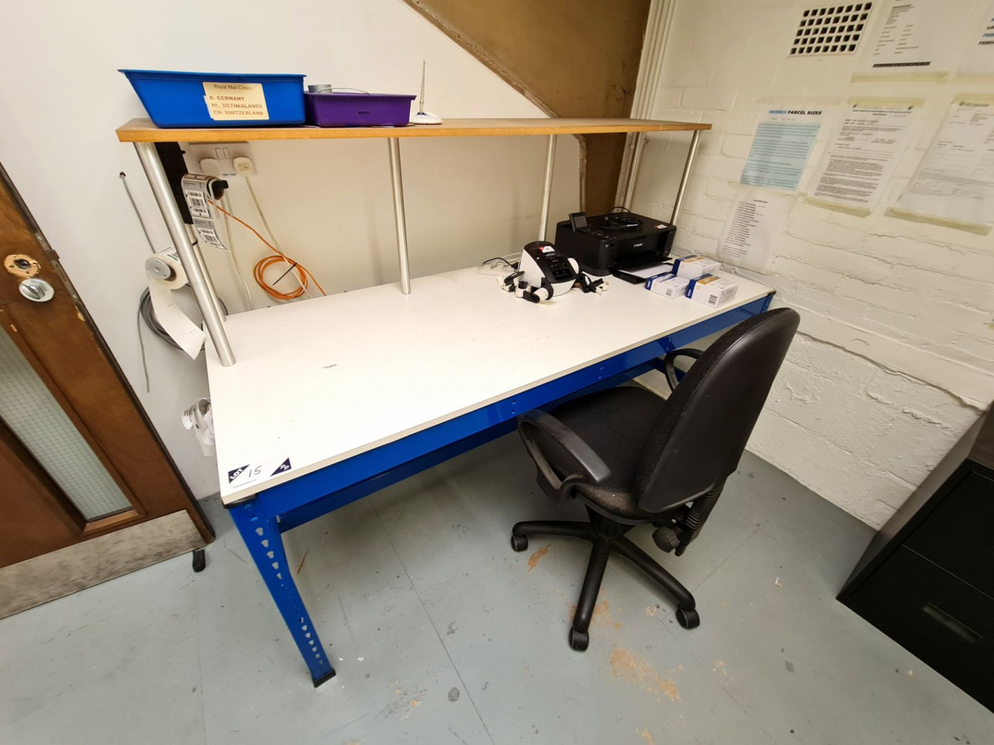 Light duty boltless packing bench, 1800x800mm appr...