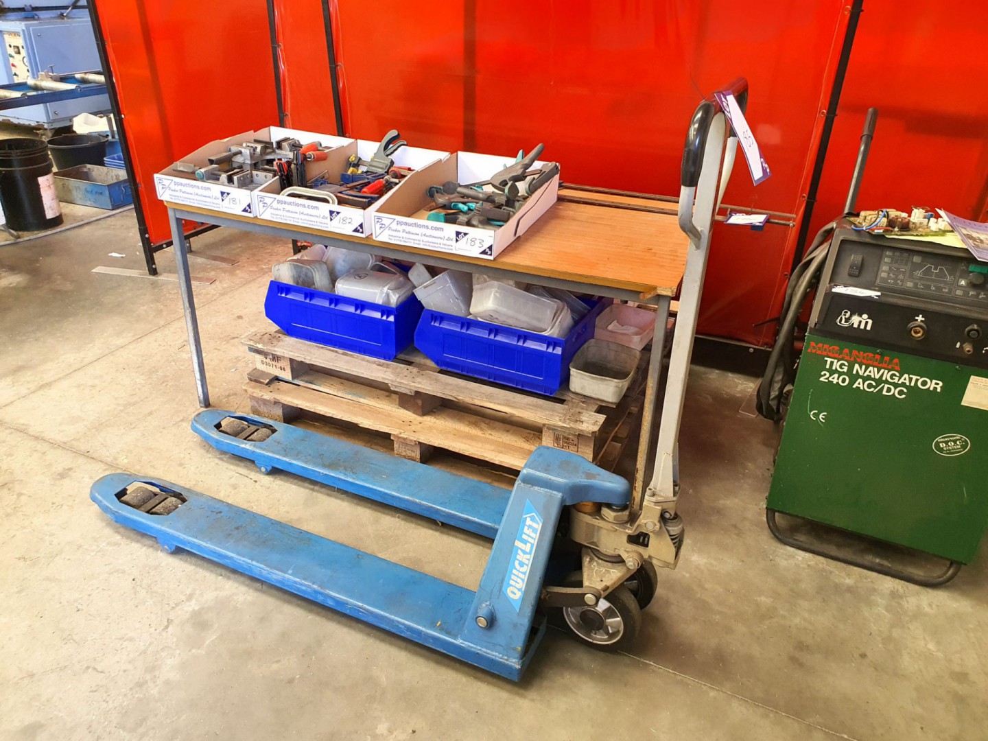 Quick Lift pallet truck, weight unknown