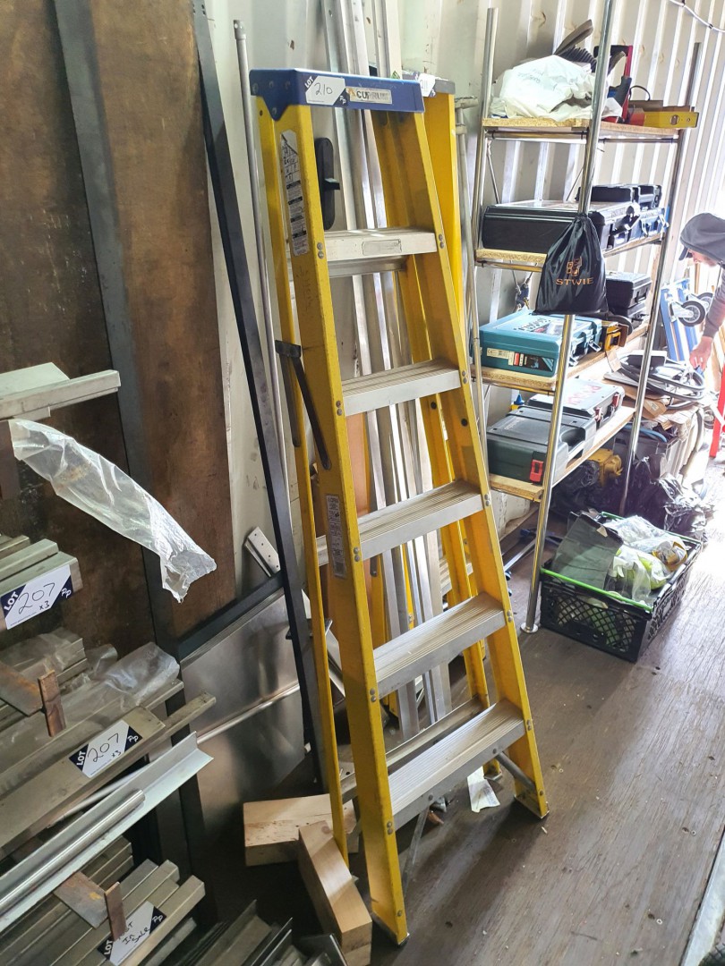 Luprum 5 step step ladder