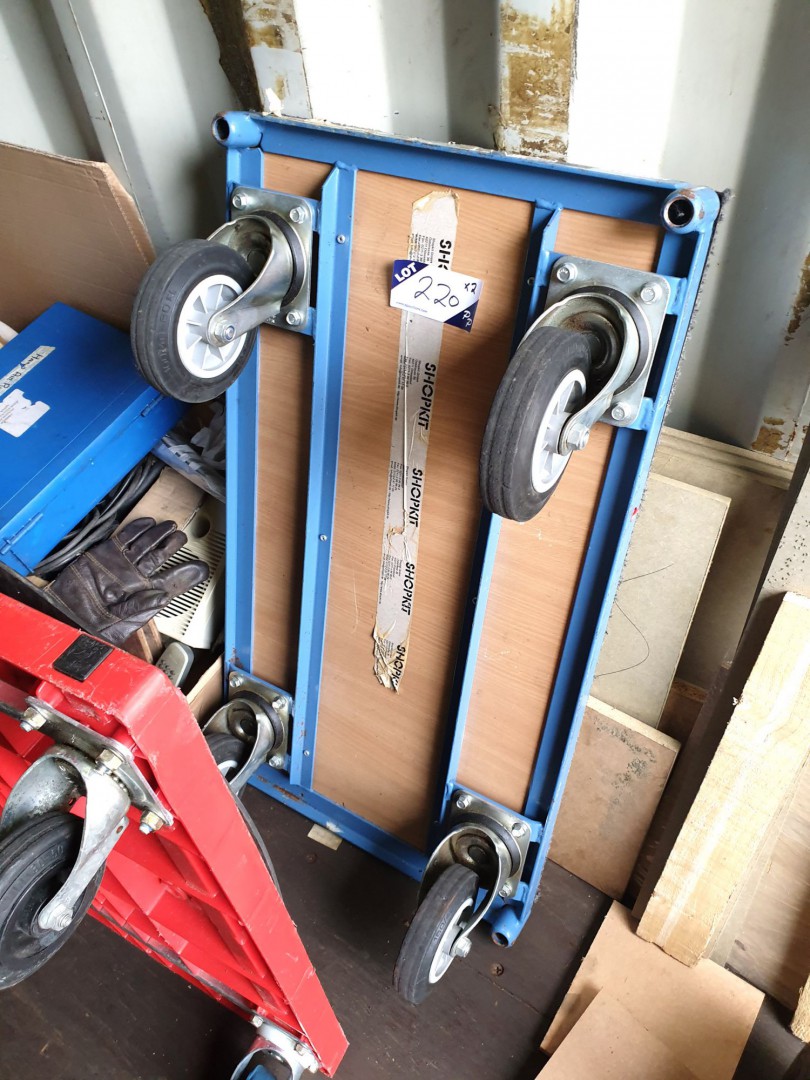 1x plastic & 1x metal platform trollies, 600x8...