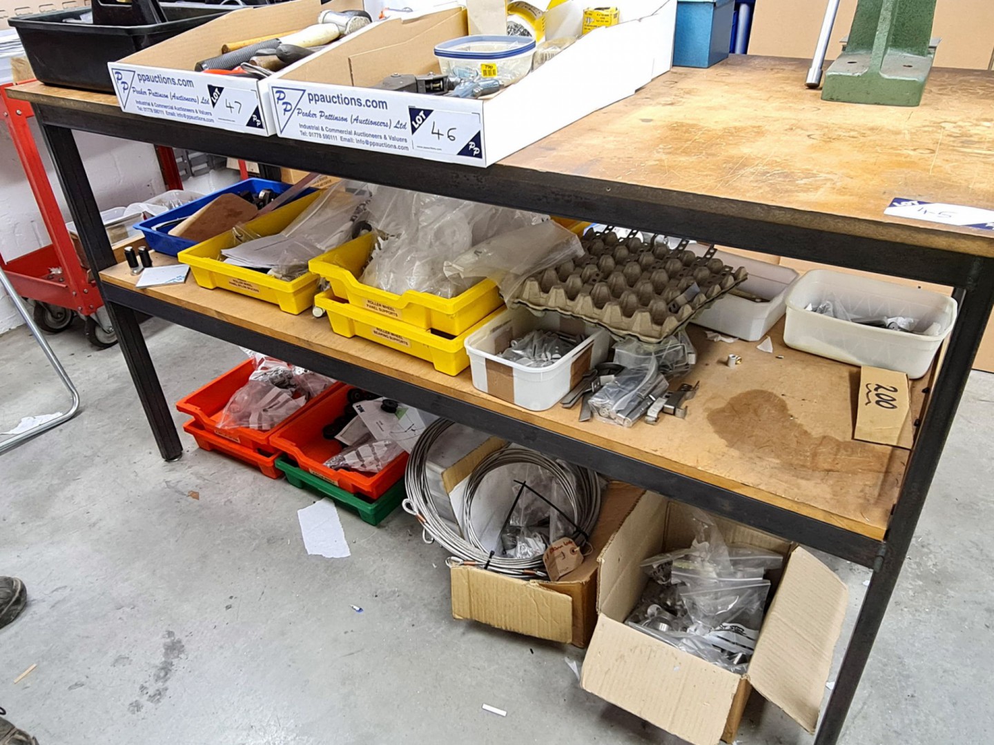 Metal frame wooden top work bench, 1650x750x900mm...