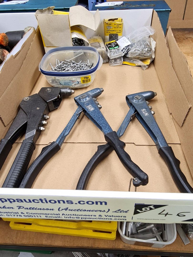 3x various rivet guns with various rivets