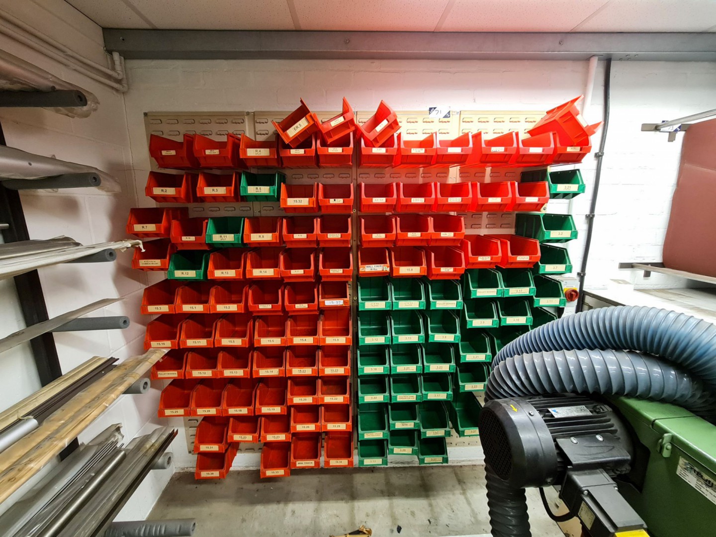 2x wall mounted plastic bin racks, 1000x1900mm H a...