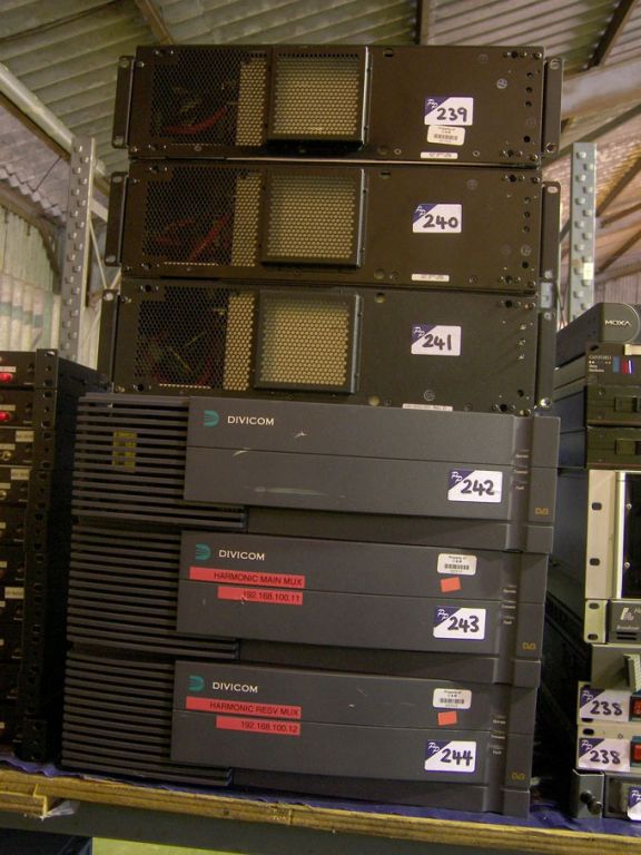 Divicom Harmonic MUX with cards inc: ARM-4, Median...